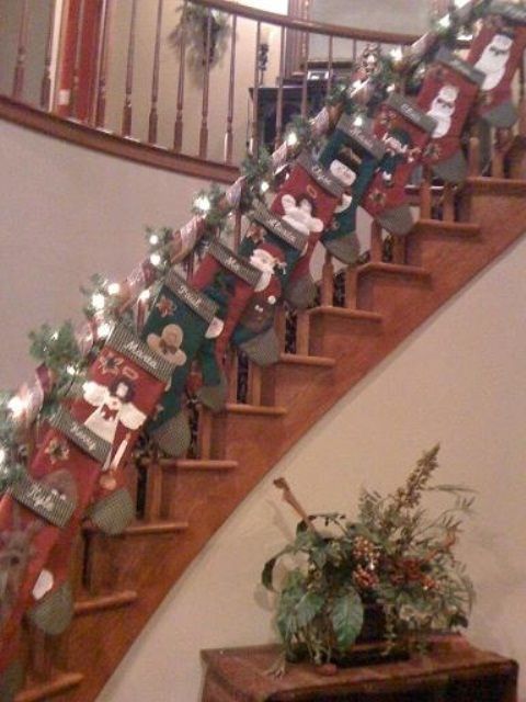 71 Awesome Christmas Stairs Decoration Ideas в 2020