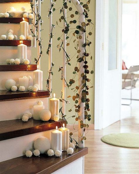 71 Awesome Christmas Stairs Decoration Ideas | DigsDi