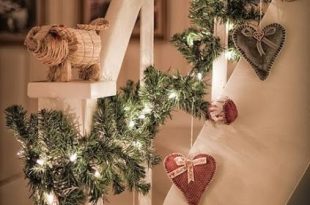 30 Adorable Indoor Rustic Christmas Décor Ideas - DigsDi