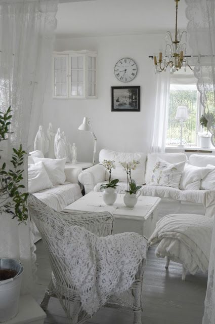 All Shades Of White: 30 Beautiful Living Room Designs | Quartos .