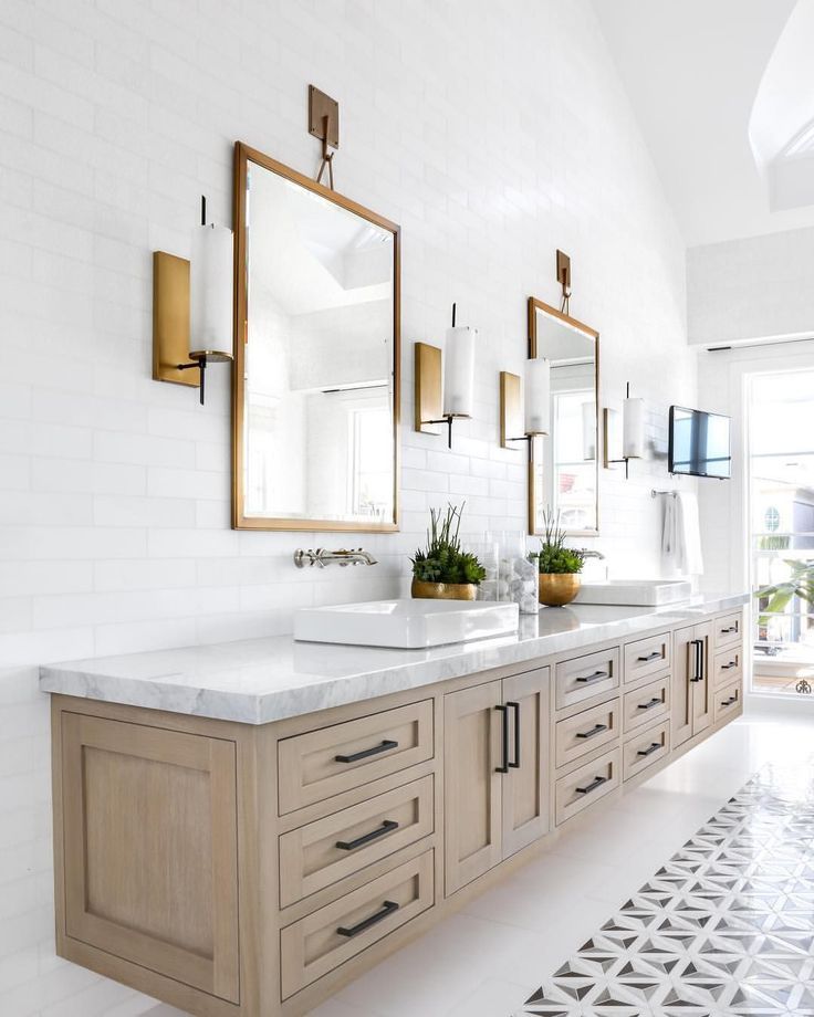 6 White Bathroom Ideas for a Peaceful Vibe - Houseminds | Bathroom .