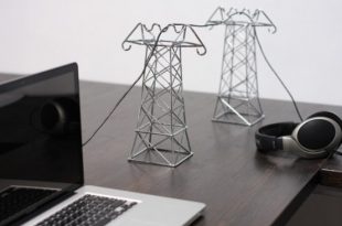 Amazing Wire Stands - Decorate, Don't Hide! - DigsDi