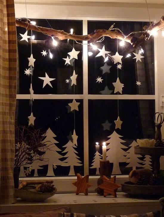 70 Awesome Christmas Window Décor Ideas - DigsDi