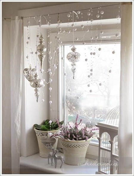 40+ Stunning Christmas Window Decorations Ideas | Christmas window .