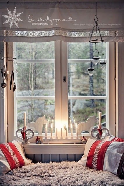 30 Amazing Christmas Window Decor Ideas | Christmas window .