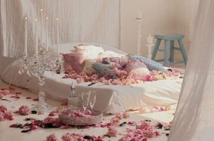 13 Beautiful Bedroom Decorating Ideas For Valentine's Day - DigsDi