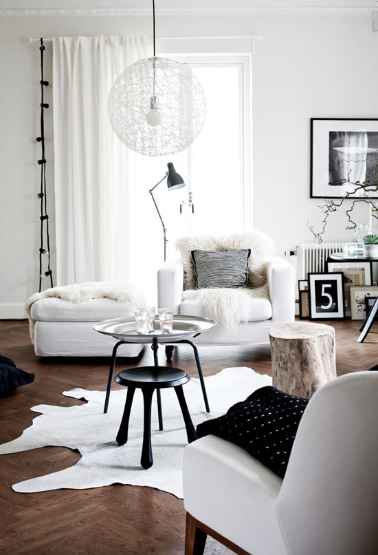 Casual Nordic Interior In Black, White And Grey - DigsDi