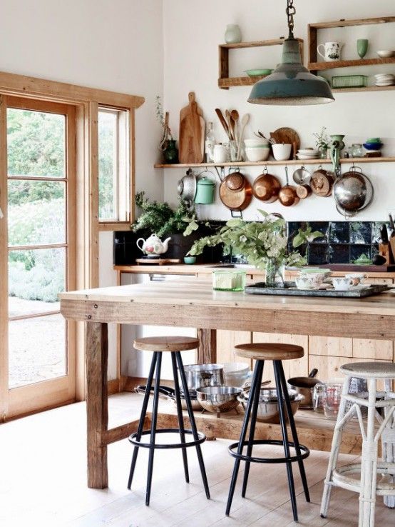 Charming Farmhouse With Shabby Chic And Rustic Touches | Farmhouse .