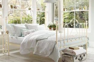 Cheerful Summer Interiors: Inspiring Fresh Summer Bedroom Designs .
