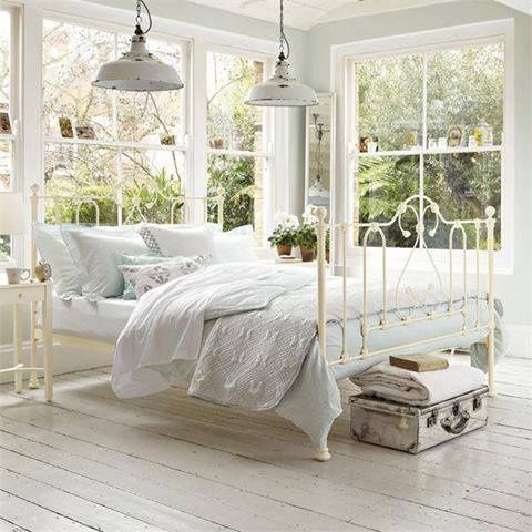 Cheerful Summer Interiors: Inspiring Fresh Summer Bedroom Designs .