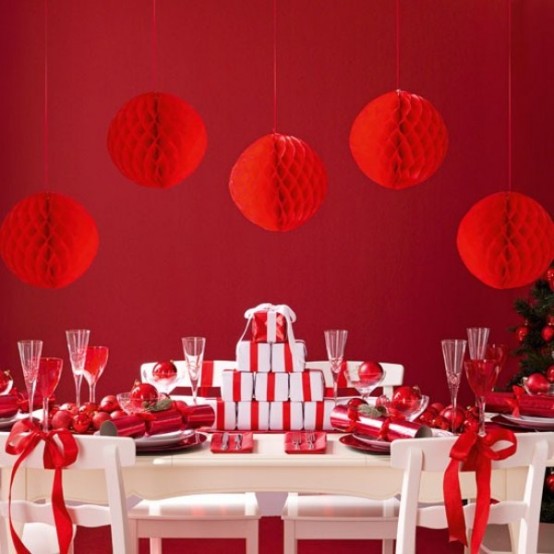 40 Christmas Decoration Ideas In All Shades Of Red - DigsDi