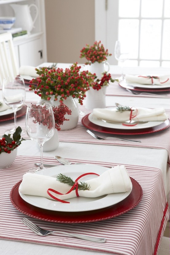 35 Christmas Table Settings You Gonna Love - DigsDi