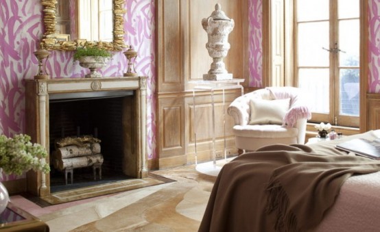 Classical And Glamorous Bedroom Design In Cold Pink - DigsDi
