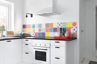 36 Colorful And Original Kitchen Backsplash Ideas - DigsDi
