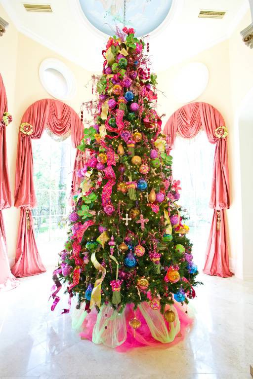 54 Colorful Christmas Inspiring Decor Ideas - DigsDi