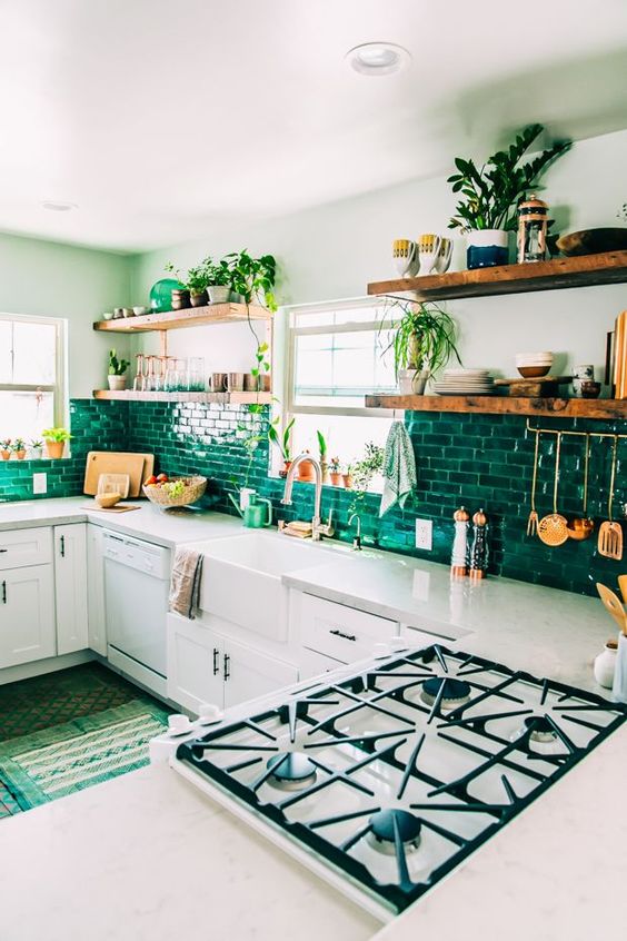 25 Green And White Kitchen Décor Ideas - DigsDi