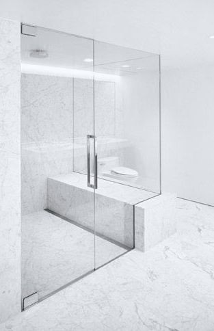 Garcia Tamjidi | Loft in San Francisco | Minimalist bathroom .