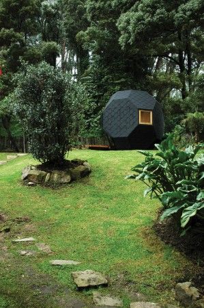 Habitable Polyhedron / Manuel Villa | architecture | Backyard .