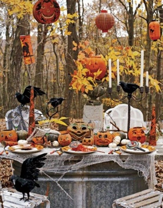 43 Cool Halloween Table Décor Ideas | Vintage halloween party .