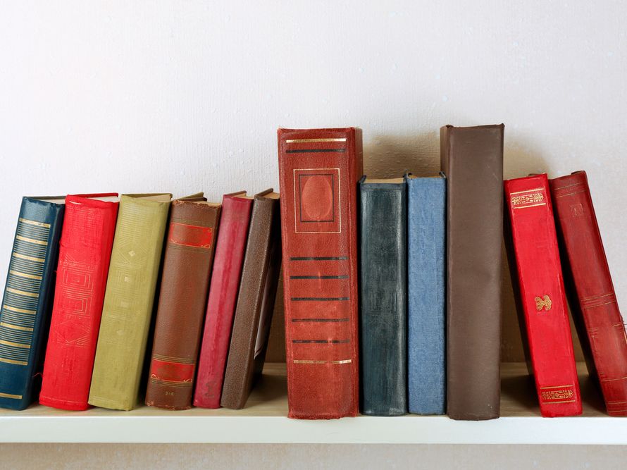 The Minimalist's Bookshelf: 10 Books I'll Never Part With .