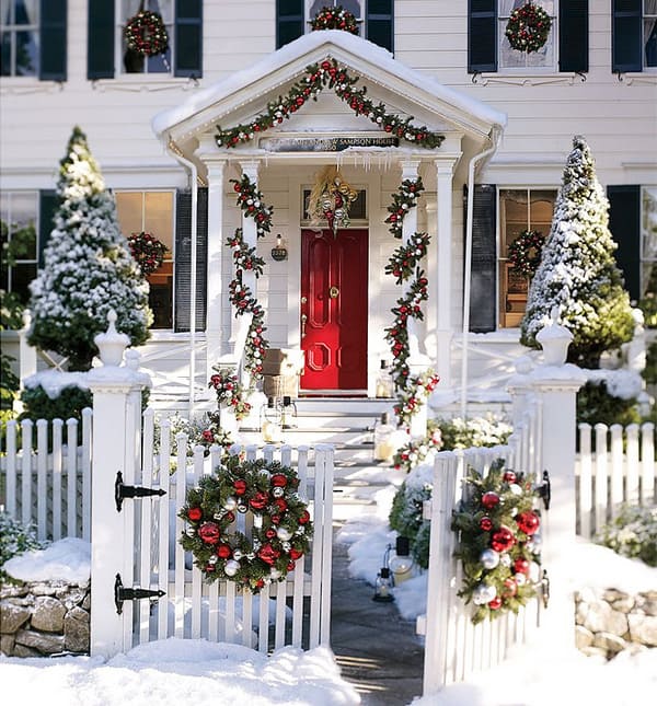 56 Amazing front porch Christmas decorating ide