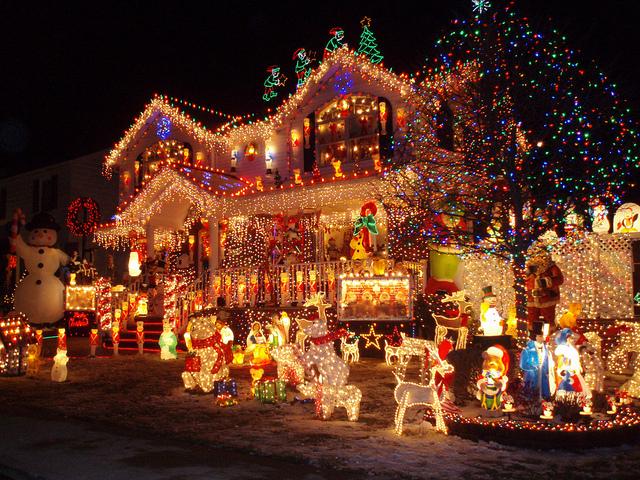 christmas-christmas-decorations-outdoor-christmas-lights-favim_com .
