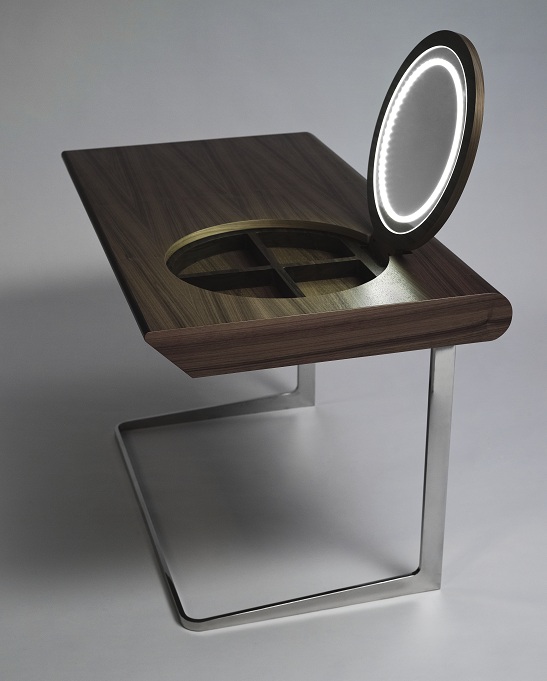 Simple Wooden Dressing Table with Complete Features – Princess .