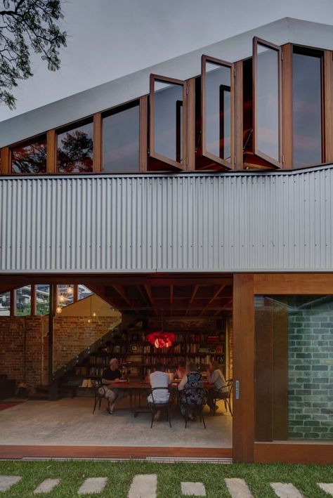 Cowshed House: Corrugated Sheet Metal | Modern house exterior .