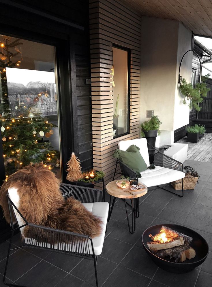 24 Cozy And Beautiful Winter Terrace Decor Ideas You'll Enjoy - in .