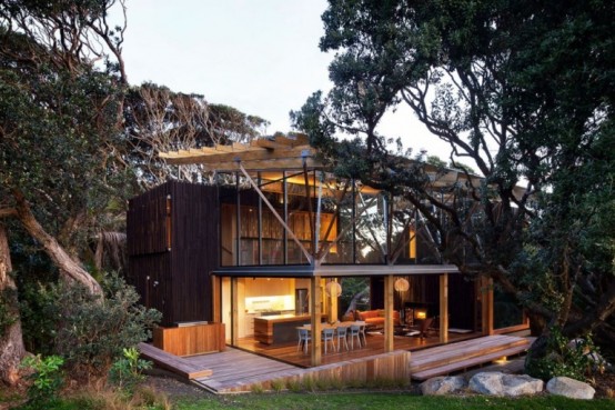 Cozy Modern House Of Natural Wood - DigsDi