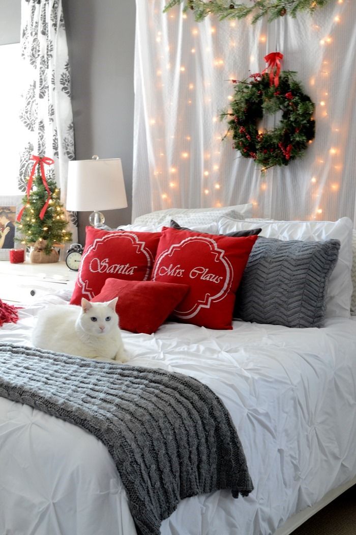 Romantic Christmas Bedroom | Christmas bedroom, Christmas bedding .
