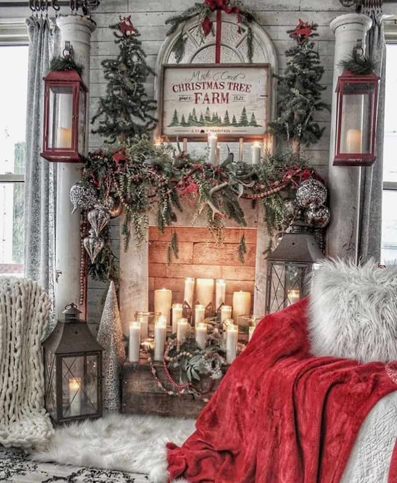 30+ Cozy And Wonderful Rustic Farmhouse Christmas Decorating Ide