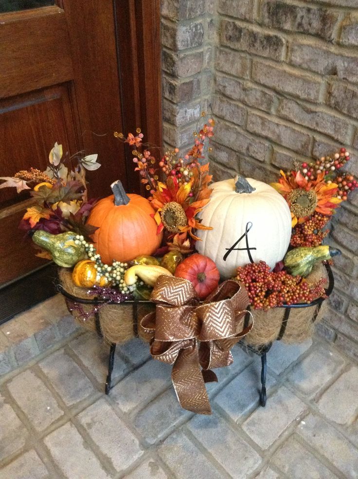 57 Cozy Thanksgiving Porch Décor Ideas | Fall decorations porch .