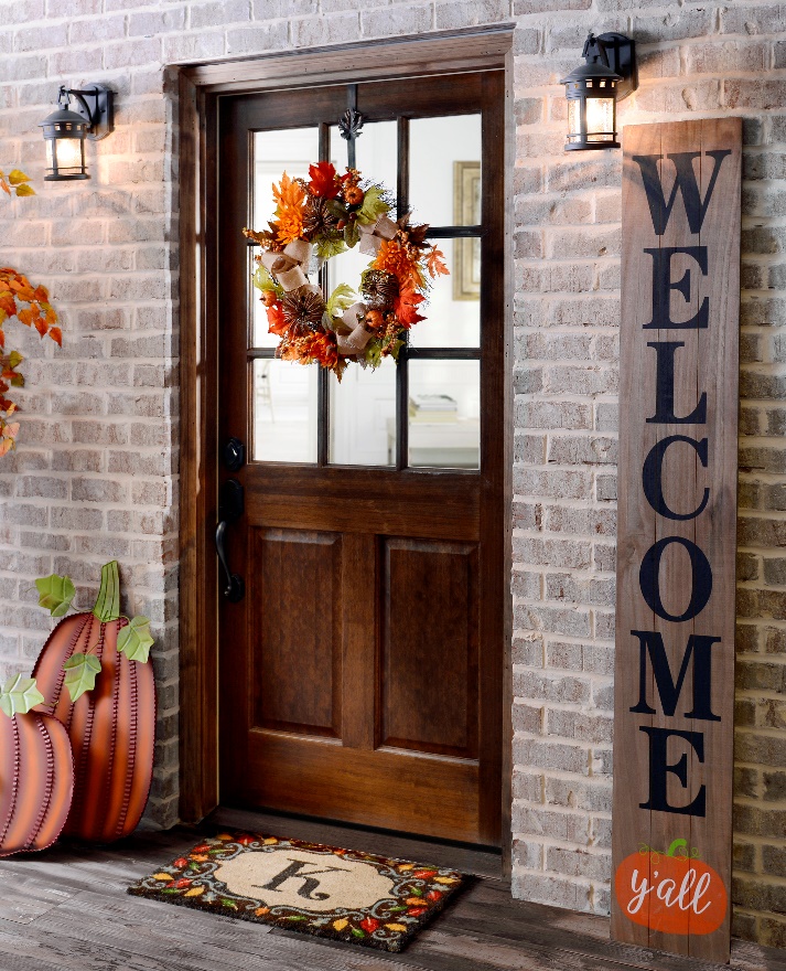 57 Cozy Thanksgiving Porch Décor Ideas - DigsDi