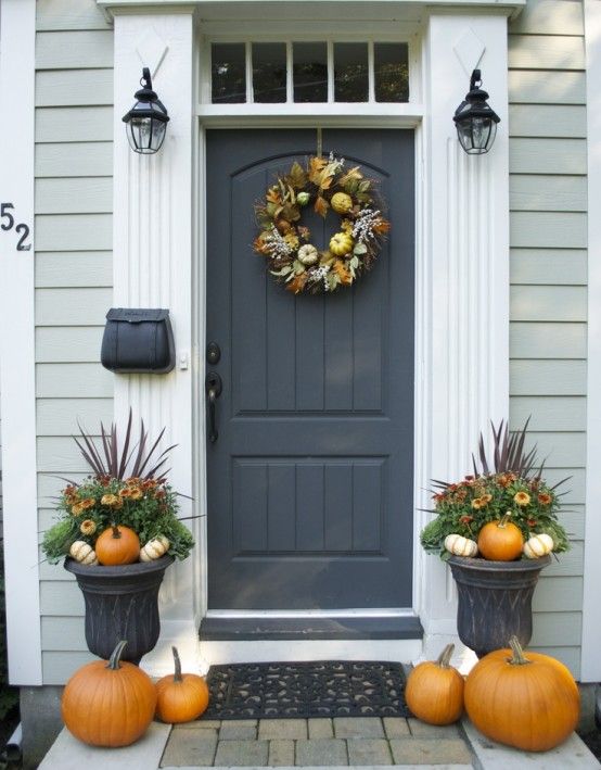 Cute And Inviting Fall Front Door Decor Ideas | Herbst haustüren .