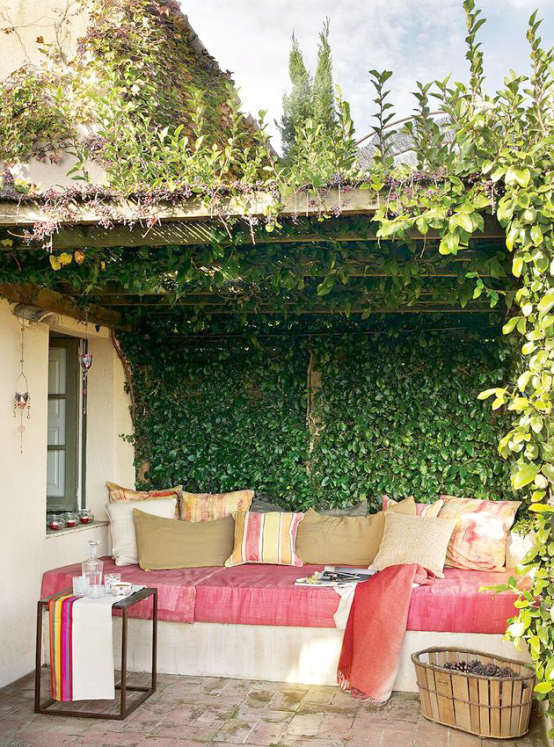25 Delightful Mediterranean Outdoor Areas | Outdoor living space .