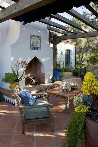 25 Delightful Mediterranean Outdoor Areas | Outdoor living .