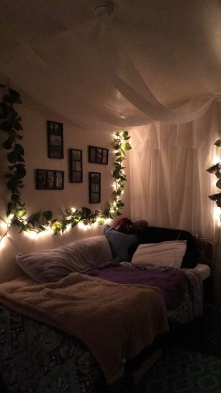 Tumblr Dorm Room | Stylish bedroom design, Room decor, Christmas .