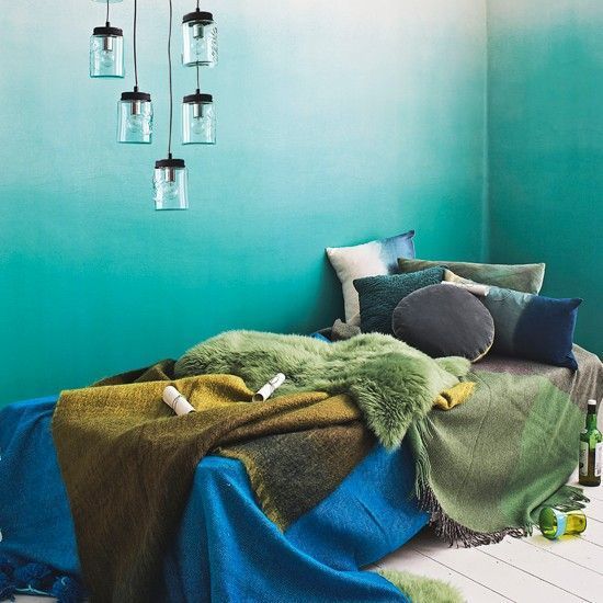 27 Dreamy Ombre Wall Décor Ideas | DigsDigs | Aqua bedrooms .