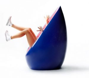 Egg-Shaped Chair By Karim Rashid - DigsDi