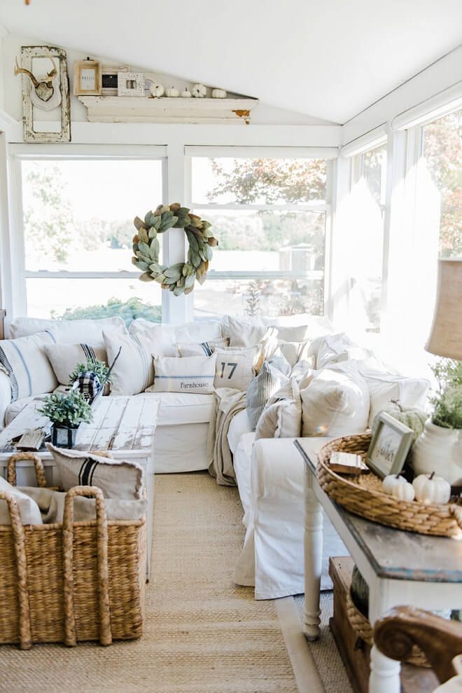 29 Lovely Farmhouse Fall Decorating Ideas that Will Warm Your .