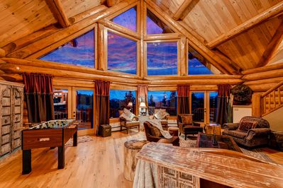 5500 sqft Luxury Log mountain home Denver, golden, evergreen, ski .