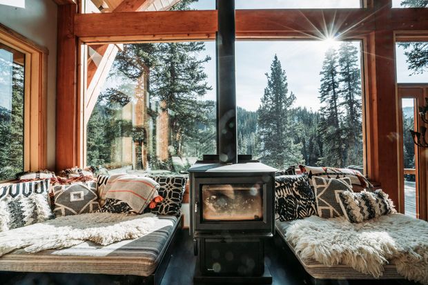 Luxe Ski Cabins in the Middle of Nowhere: A Booking Guide - W