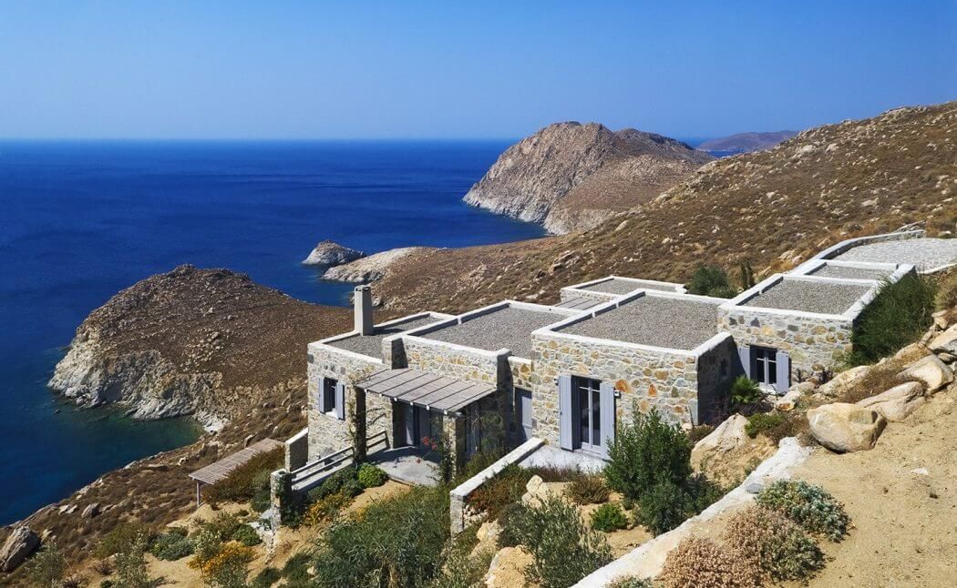 Summer House by Sinas Architects and Demetrios Karadavanis on .