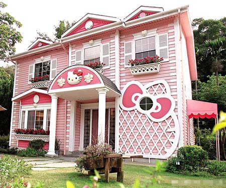 Next vacation we are all going here :) | Hello kitty house, Crazy .