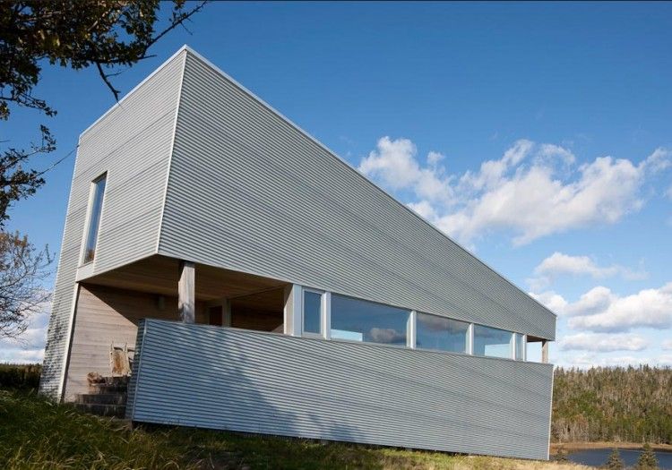 The Sliding House by MacKay-Lyons Sweetapple Architects | Building .