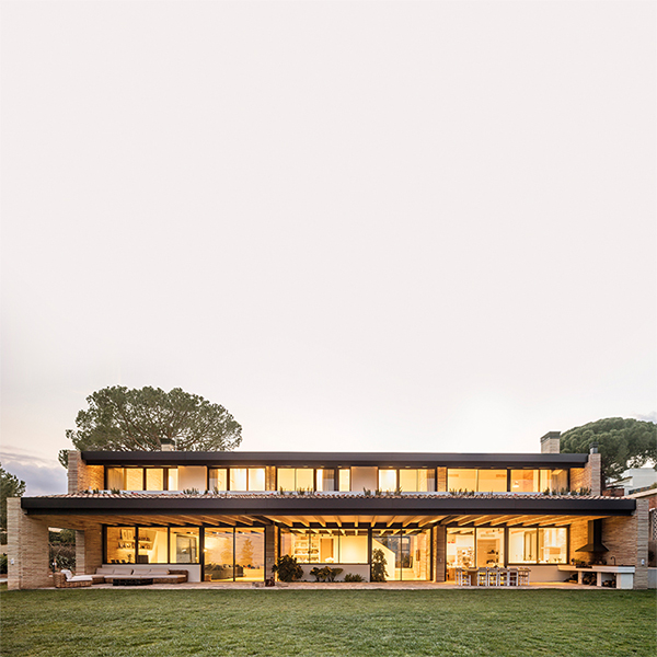 Jofre Roca arquitectes - Sv House is traditional constructive elemen