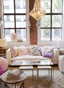 How To Decorate With Radiant Orchid: 26 Ideas | Apartment dec