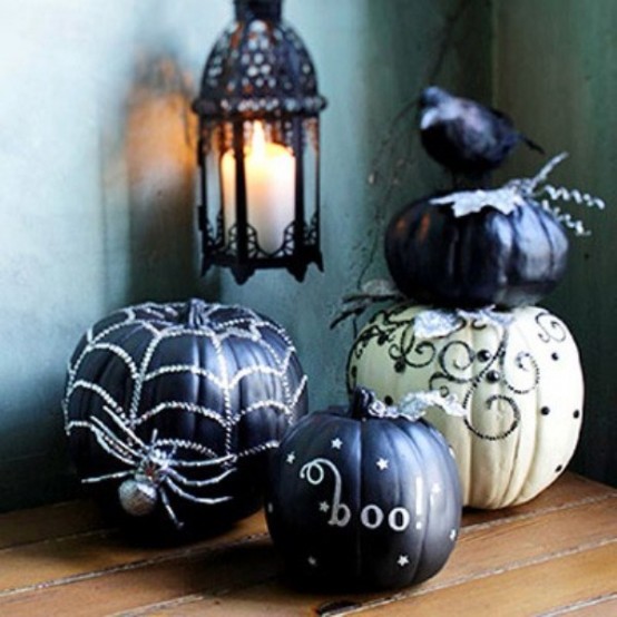70 Ideas For Elegant Black And White Halloween Decor - DigsDi