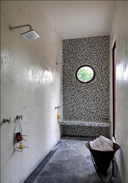 CASA CARDENAS MERIDA, MEXICO | Wet rooms, Concrete bathroom .